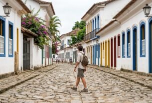A cidade histórica do Rio de Janeiro que reúne casarões coloniais, ruas de pedra e cachoeiras aos pés da imponente Serra da Bocaina
