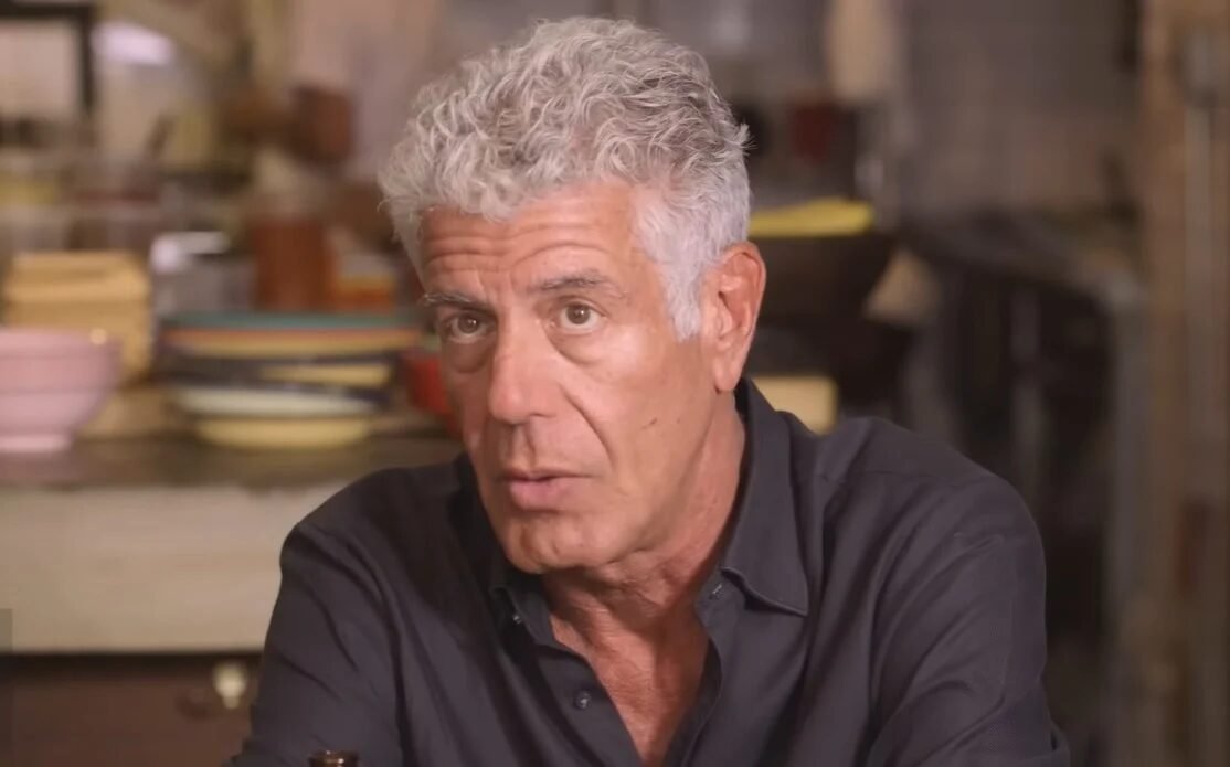 A playlist perfeita para cozinhar, segundo Anthony Bourdain