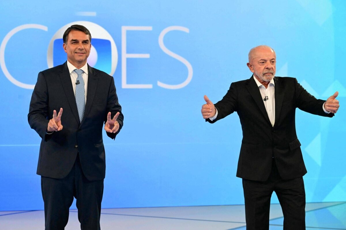 A reconstrução do debate público