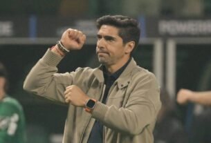 Abel não vê cobranças de pênaltis no campo e elogia Carlos Miguel