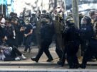Adolescentes franceses fazem mais um dia de protestos sobre escolas