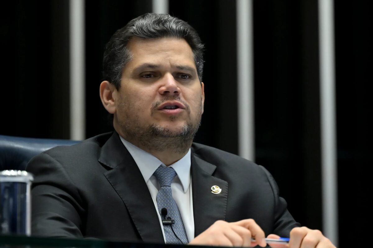 Alcolumbre adia votação da PEC da Segurança Pública
