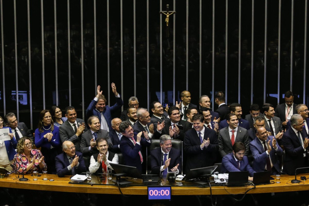 Alíquota da reforma tributária mostra de forma crua uma carga que o Brasil não conseguia ver