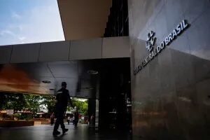 Alta do dólar após eleição pode levar Copom a adotar mais cautela nos cortes de juros