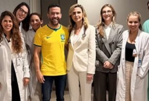 André Janones recebe alta e deixa hospital em São Paulo