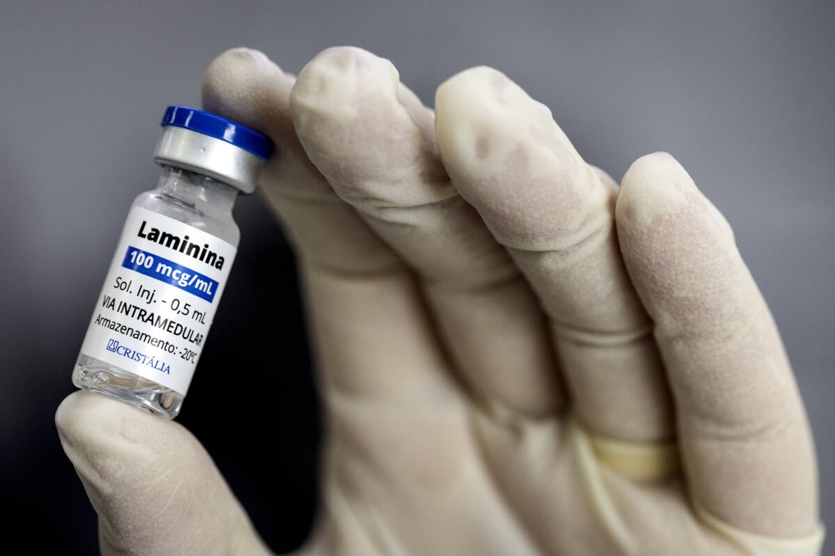 Anvisa restringe uso compassivo da polilaminina e rebate críticas de pesquisadora