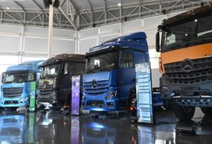 Aos 70, Mercedes reforça portfólio de caminhões para construção, agronegócio e ecommerce