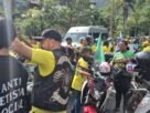 Apoiadores de Flávio Bolsonaro fazem motociata em BH