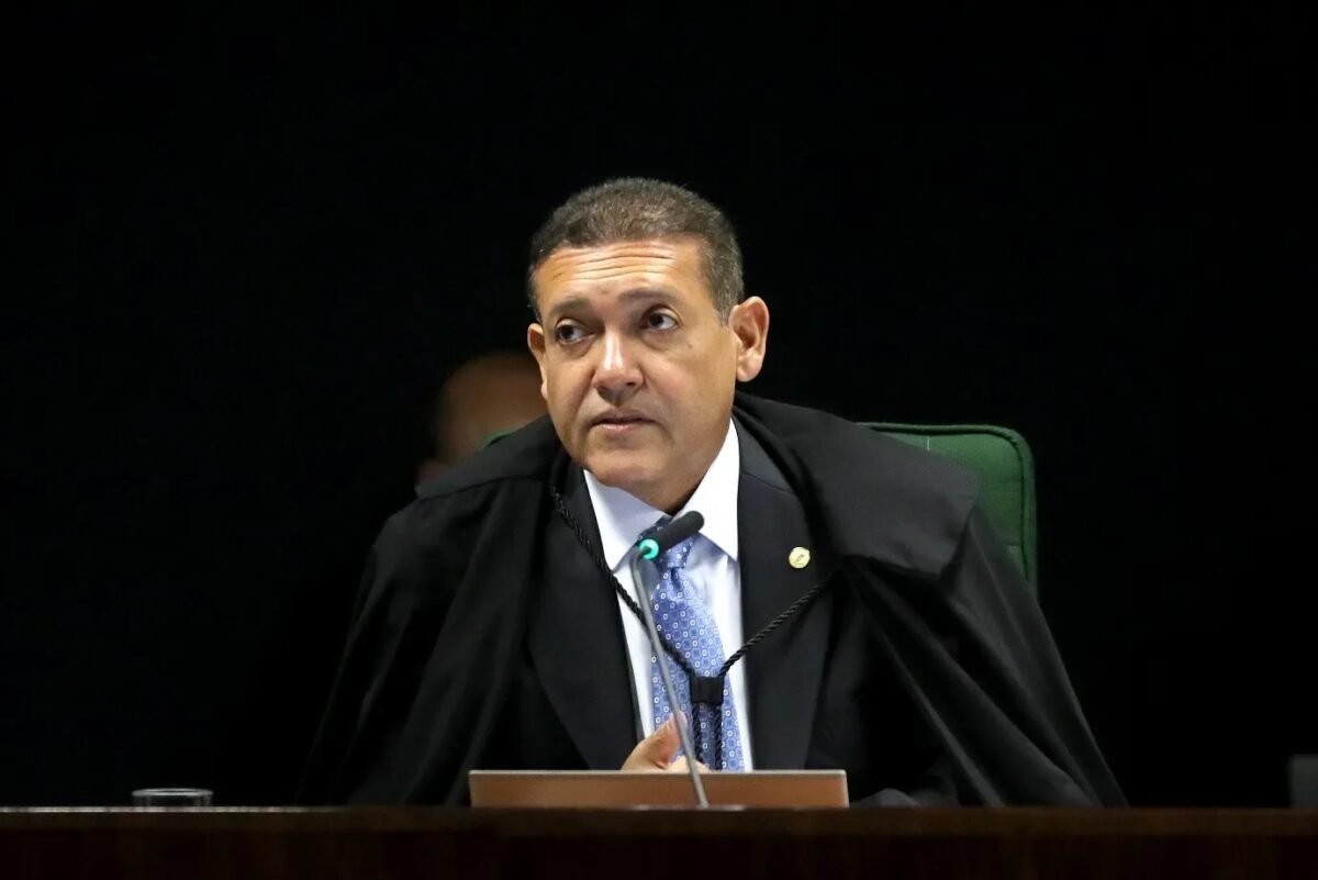 Após decisão de Zanin, Nunes Marques, do TSE, orienta TREs a estender horário de votação até as 19h