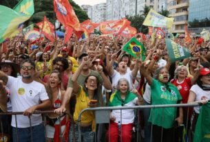 Ato em apoio à democracia e a Lula reúne milhares no Rio e Brasília