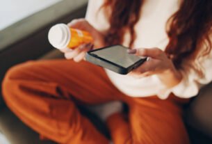 Autodiagnóstico pela internet pode atrasar tratamento e expor pacientes a riscos