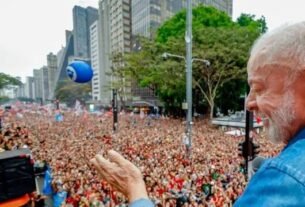 Autonomia política das comunidades de fãs e limites dos direitos autorais e de imagem dos artistas