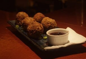 Bar faz drinques e petiscos com sotaque paraense