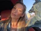 Bella Hadid mostra braços e pernas tonificados em look rosa na academia; confira a foto