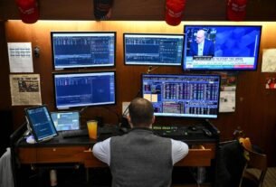 Big techs perdem quase US$ 900 bilhões após manterem investimentos bilionários em IA