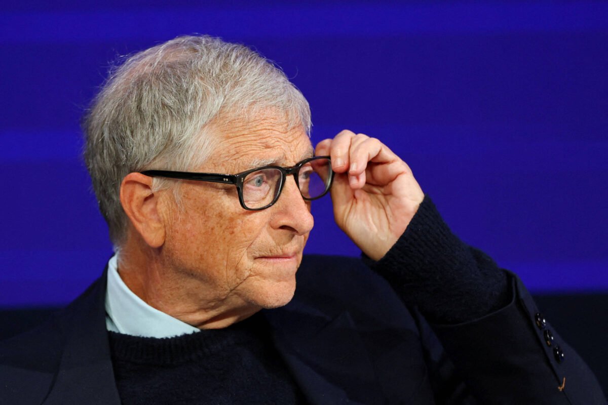 Bill Gates alerta que IA sem regulação amplia risco de ciberataques