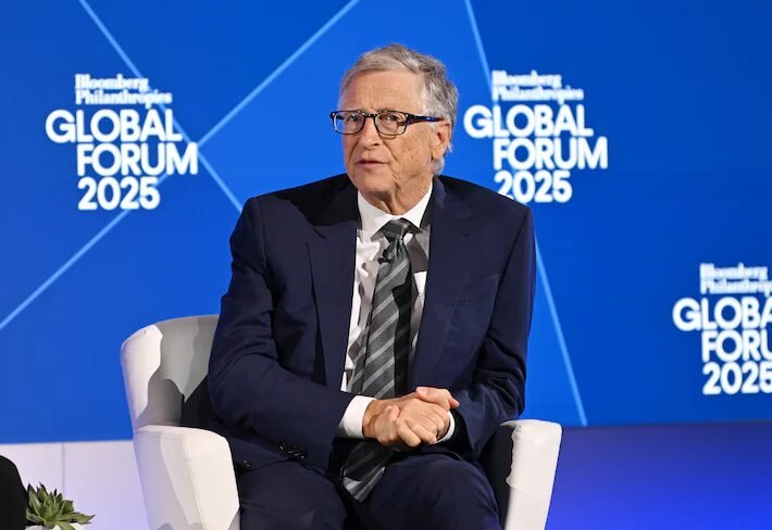 Bill Gates chama IA de ‘invenção mais perigosa’ e projeta décadas de disrupção