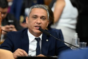 Bolsonarista divulga boato já desmentido sobre voto de mesários em Lula e pede fiscalização