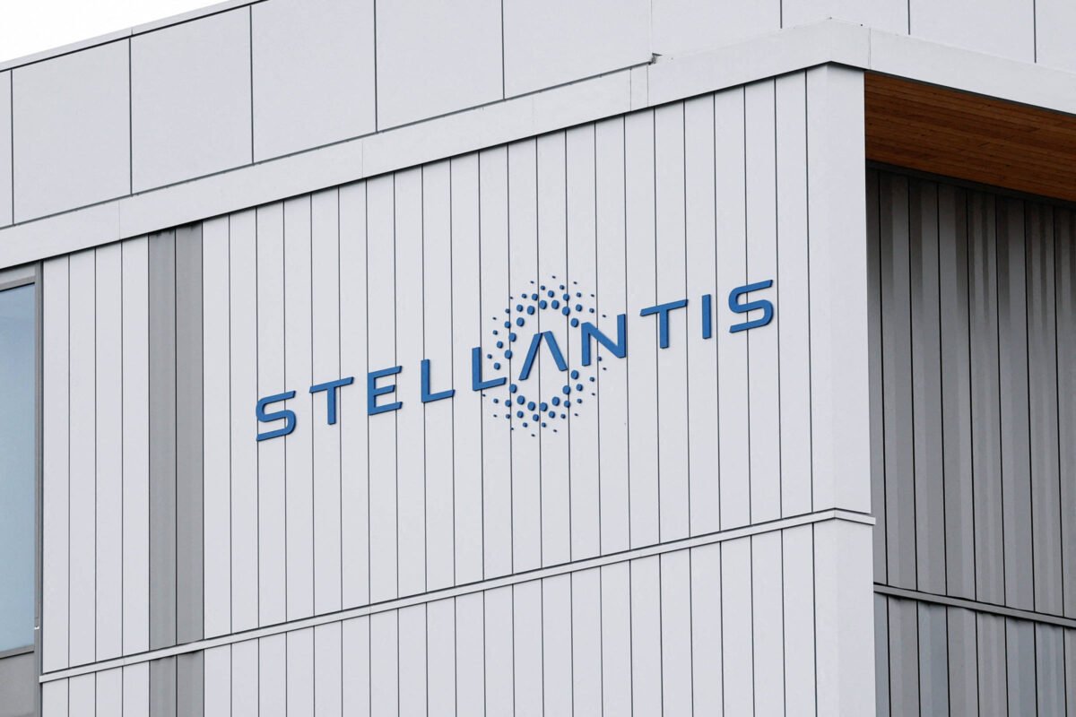 Bolt e Stellantis planejam testar carros autônomos em Paris em 2028