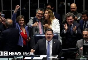 Brasil aprova maior mudança da jornada de trabalho desde 1988