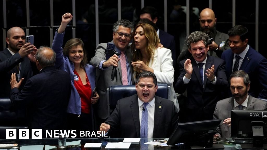 Brasil aprova maior mudança da jornada de trabalho desde 1988