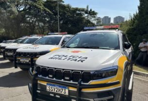 Caminhonete cai em rio e deixa dois jovens desaparecidos no interior paulista