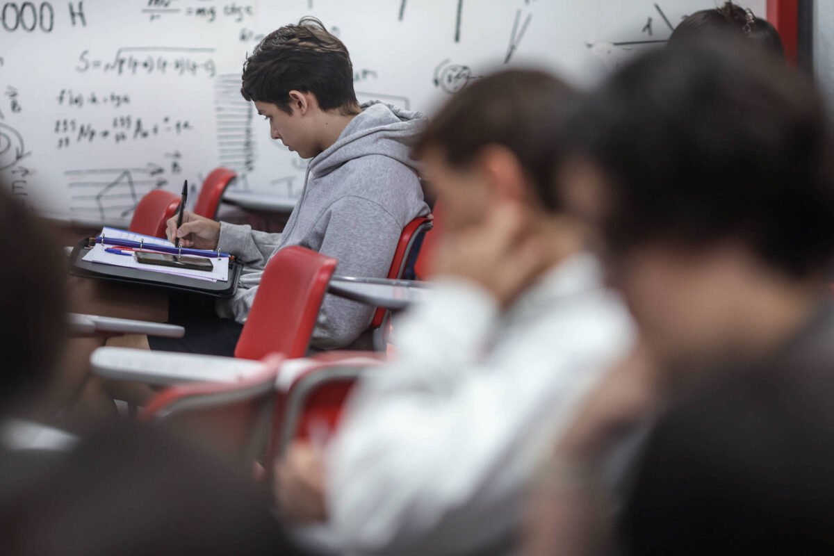 Candidatos do Enem 2026 devem escolher idioma até domingo (18); saiba como selecionar