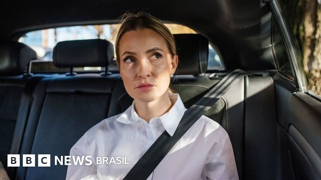 Carros elétricos dão mais enjoo? O que pode explicar o mal-estar de alguns passageiros