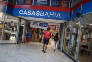 Casas Bahia fecha acordo com sindicatos e vai pagar R$ 7.500 para trabalhadores demitidos