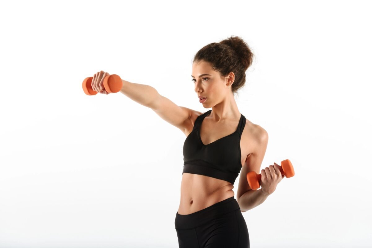 Como adaptar a musculação quando o ciclo menstrual afeta a disposição para treinar?