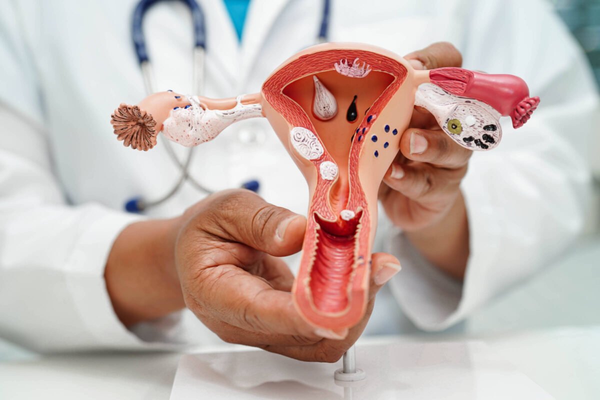 Como deve ser a primeira consulta de crianças e adolescentes no ginecologista