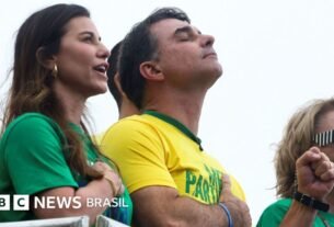 Como Fernanda Bolsonaro ganhou destaque na campanha de Flávio para tentar atrair voto feminino