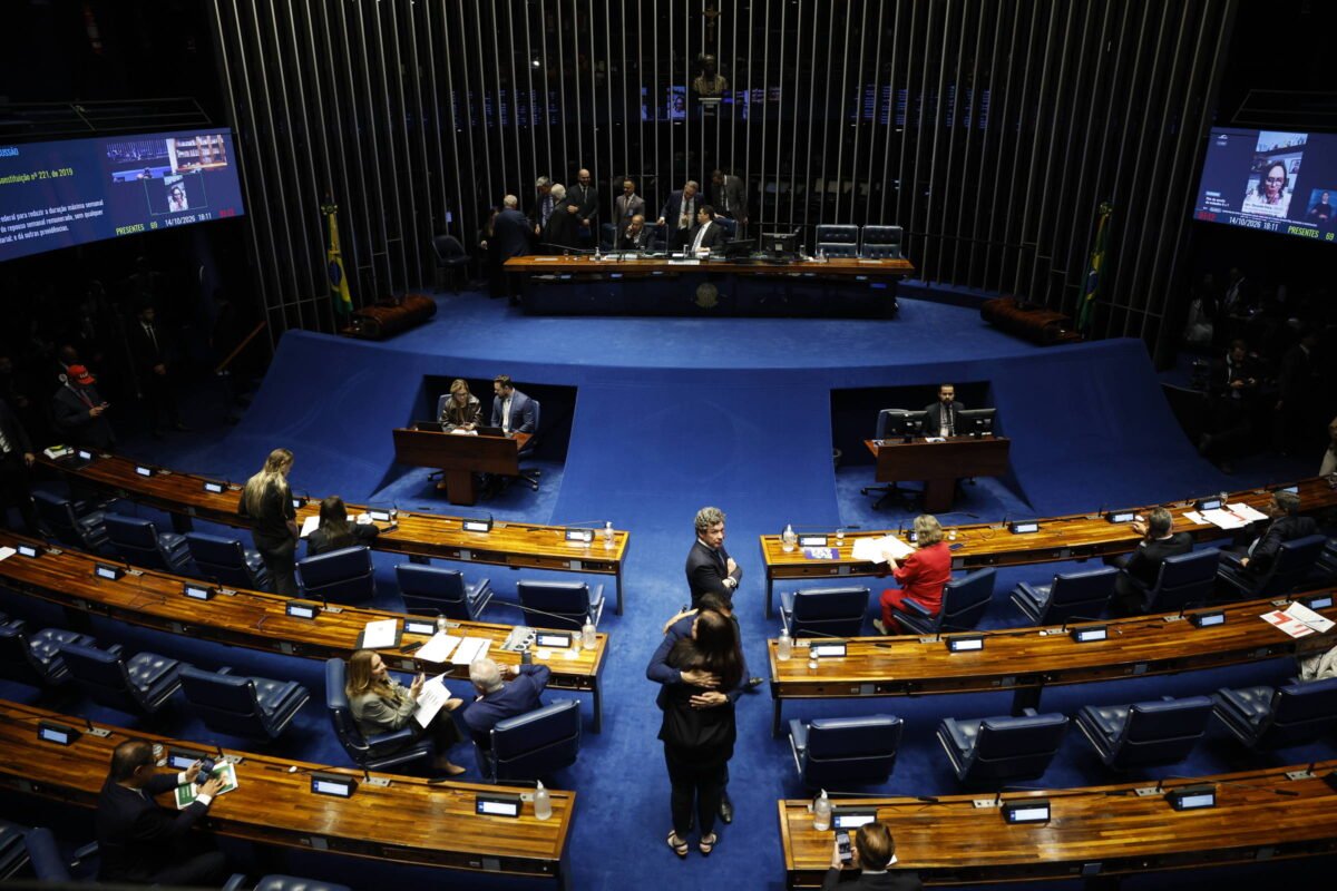 Congresso aprova obrigatoriedade de aprovação no Enamed para exercer medicina