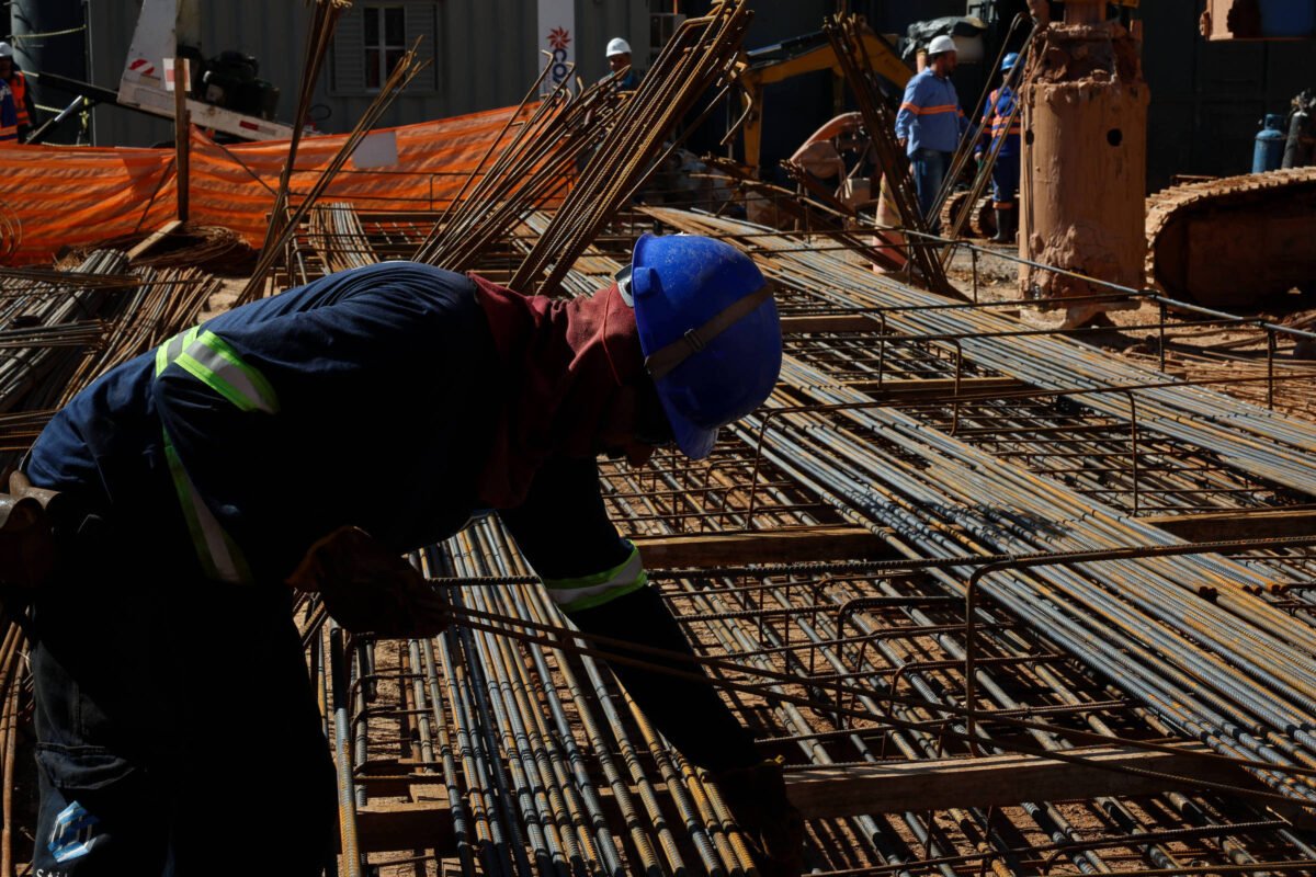 Construção alerta para alta de custos e risco de perda de renda com fim da escala 6x1