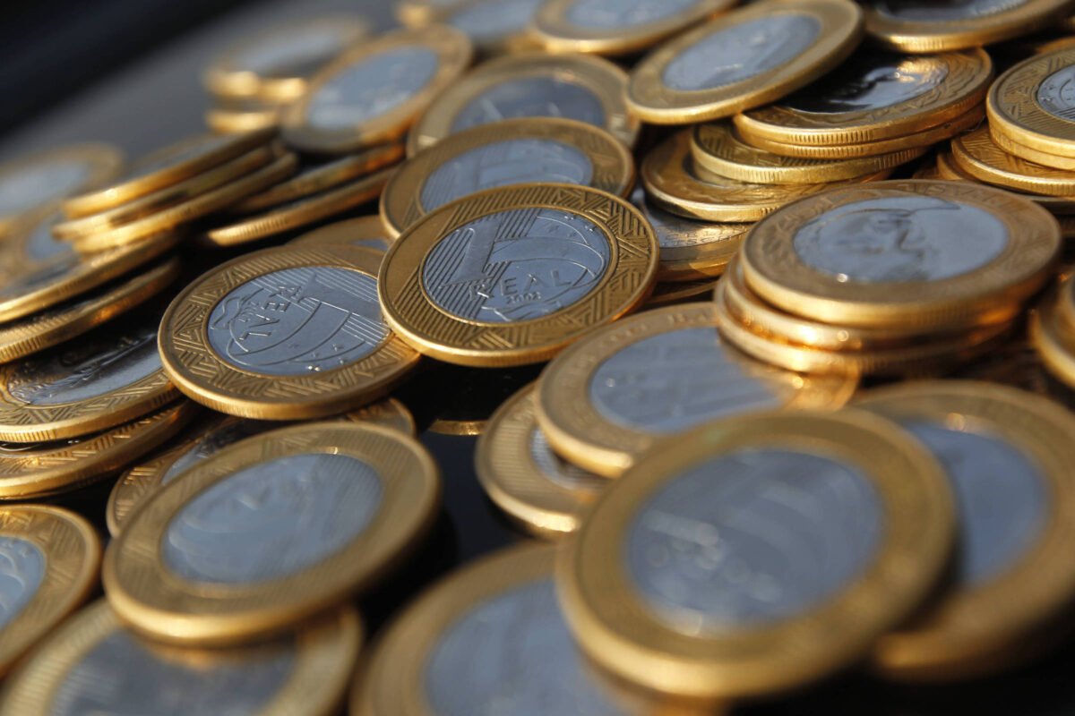 Contas do governo têm superávit de R$ 4,8 bilhões em setembro