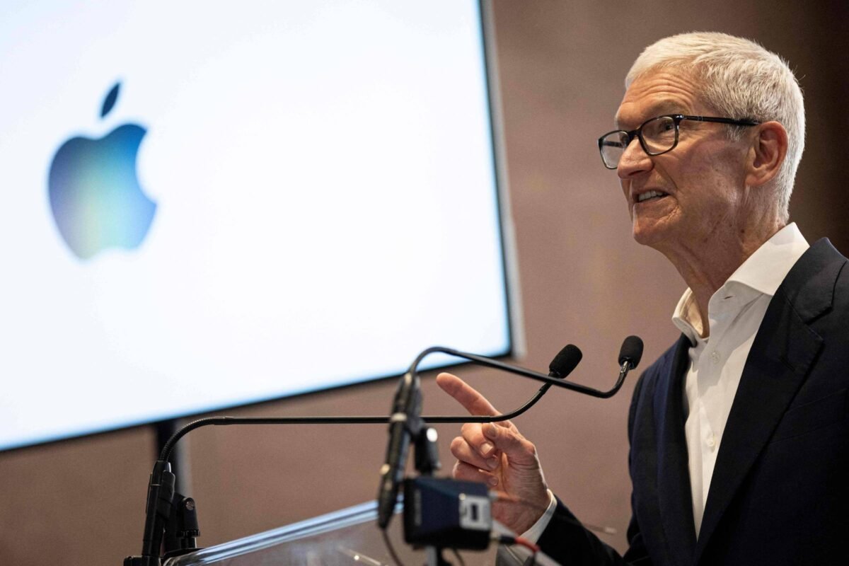 Cook diz que plataforma de IA generativa da Apple recebeu aprovação da China