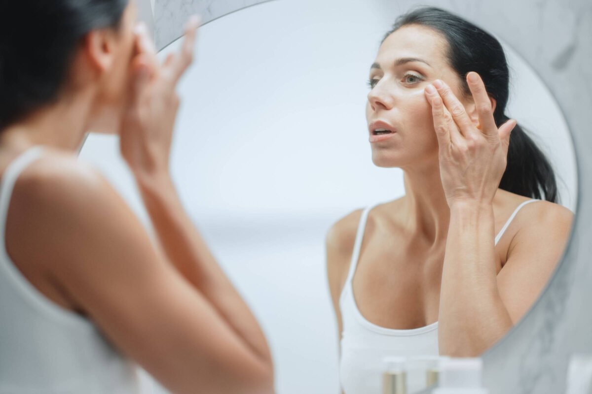 Cosméticos para pele na menopausa apostam em colágeno e hidratação da pele; veja como agem