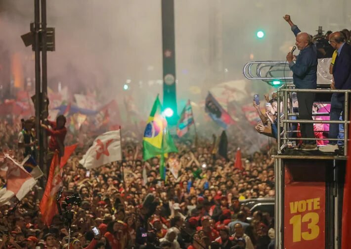 ‘Crime no mundo digital tem que ser tratado igual ao crime na vida real’, diz Lula após reeleição