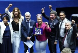 CUT elogia fim da “massacrante” 6x1; CNI quer revisar PEC aprovada