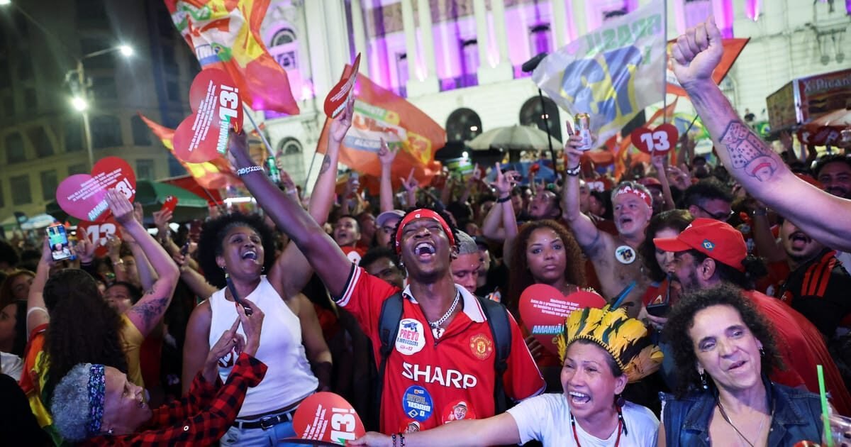 Datafolha projeta Lula reeleito presidente