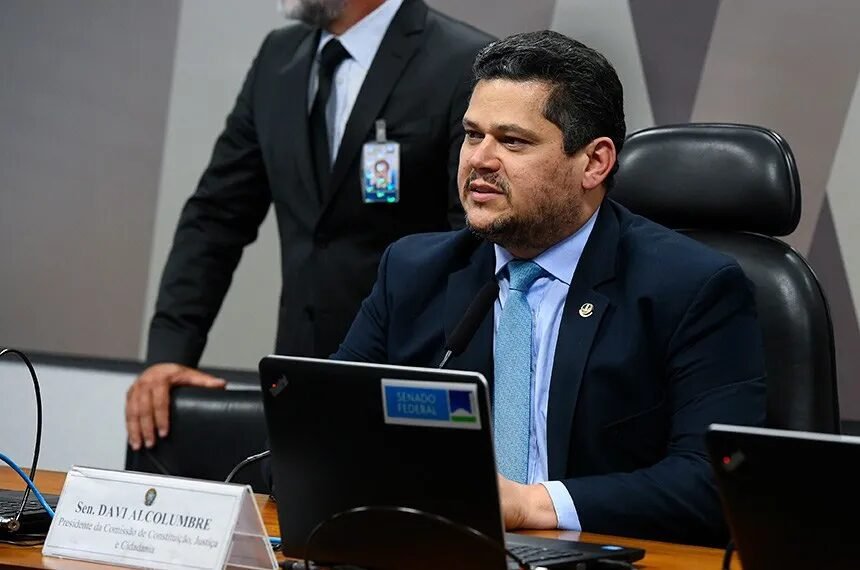 Davi Alcolumbre pauta votação da PEC da Segurança no Senado para terça-feira