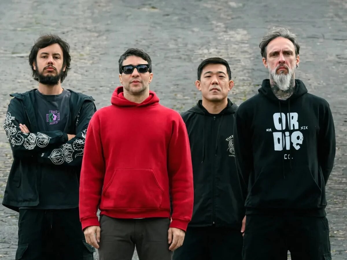 Dead Fish faz show surpresa em comemoração à reeleição de Lula