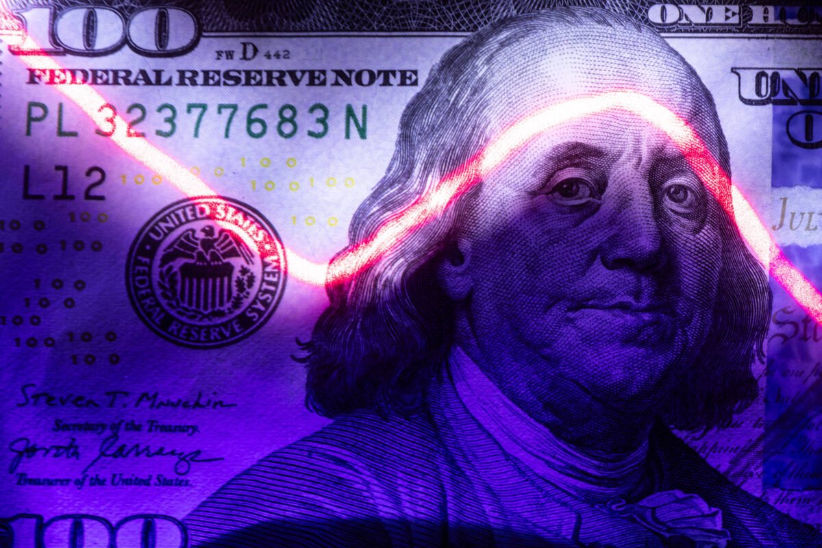 Déficit fiscal dos EUA sobe a US$ 1,99 trilhões, o maior em 5 anos