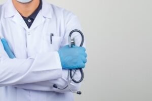 Depois da demissão, empresa deve retirar nome de médico de conselho de medicina