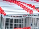 Devolver o carrinho de supermercado parece só organização, mas esse hábito levanta uma questão sobre cooperação que exige cuidado antes de julgar alguém
