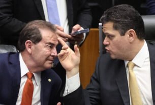 Direita rejeita trocar apoio a Alcolumbre por plano de indulto a Bolsonaro e prioriza redução de penas