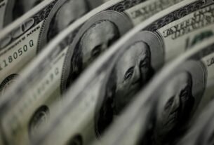Dólar sobe 8,21%, e bolsa cai 13,88% após reeleição de Lula