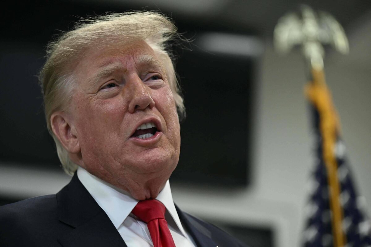 Donald Trump reduzirá tarifas sobre produtos canadenses após pressão de republicanos