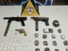 Dupla é presa com submetralhadora em casa onde tramava ataque contra rivais