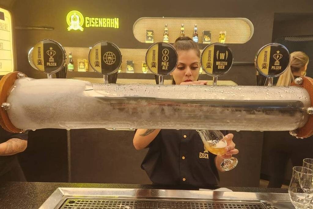 Eisenbahn reinaugura bar histórico em Blumenau com quitute de Henrique Fogaça